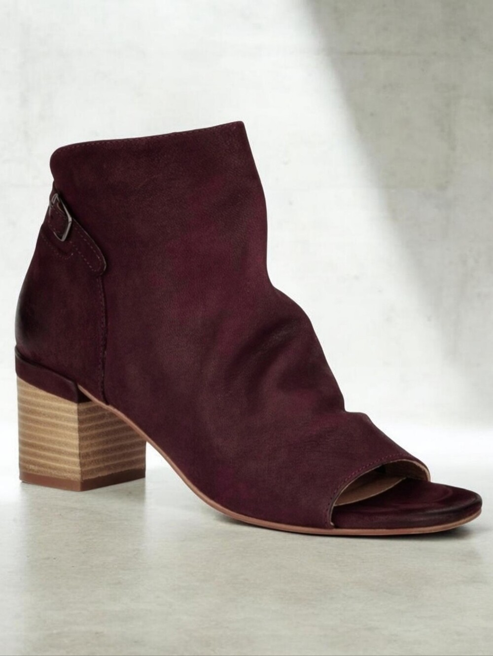 NWT Vintage Foundry Co. Sabrina Women's Booties Peep Toe Leather Heel Size 8